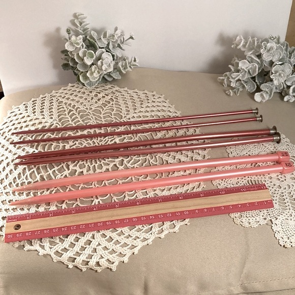 Set Of Six Vintage Pink Knitting Needles - Picture 8 of 8